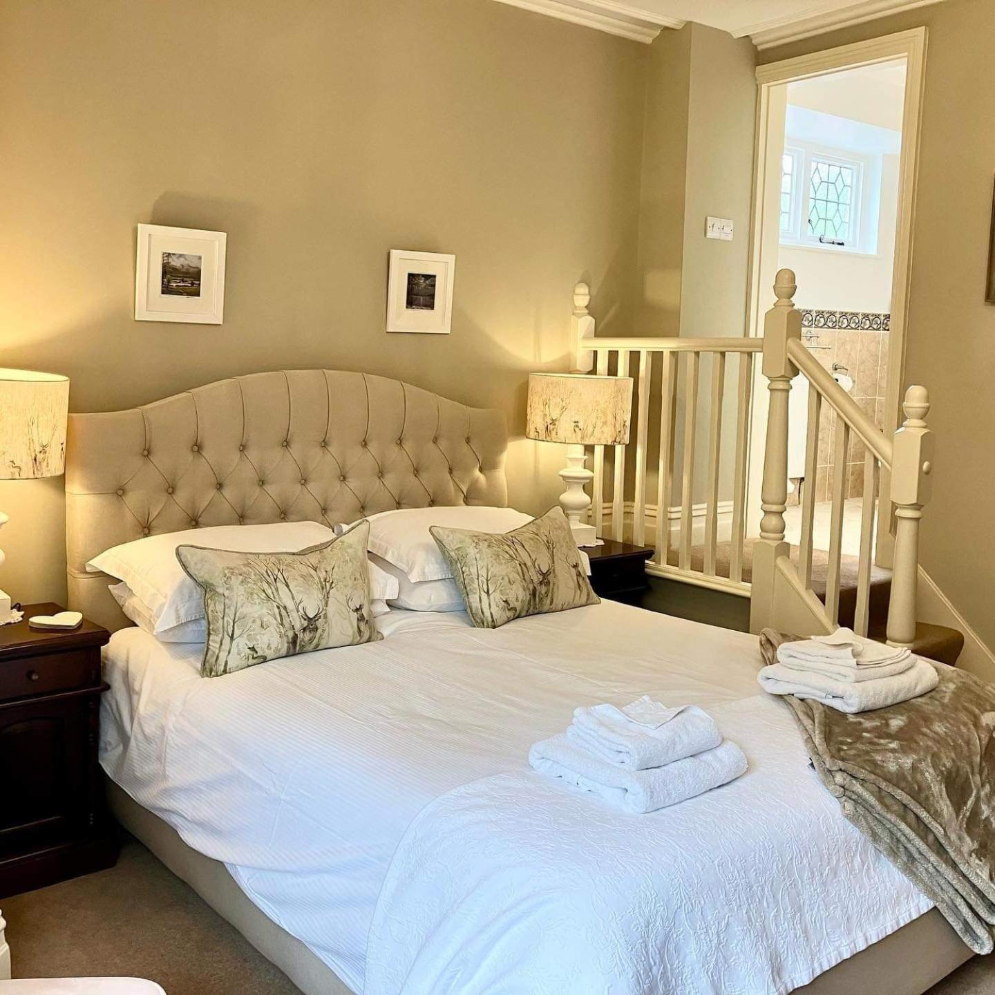 Storrs Gate House Bed & Breakfast 5*