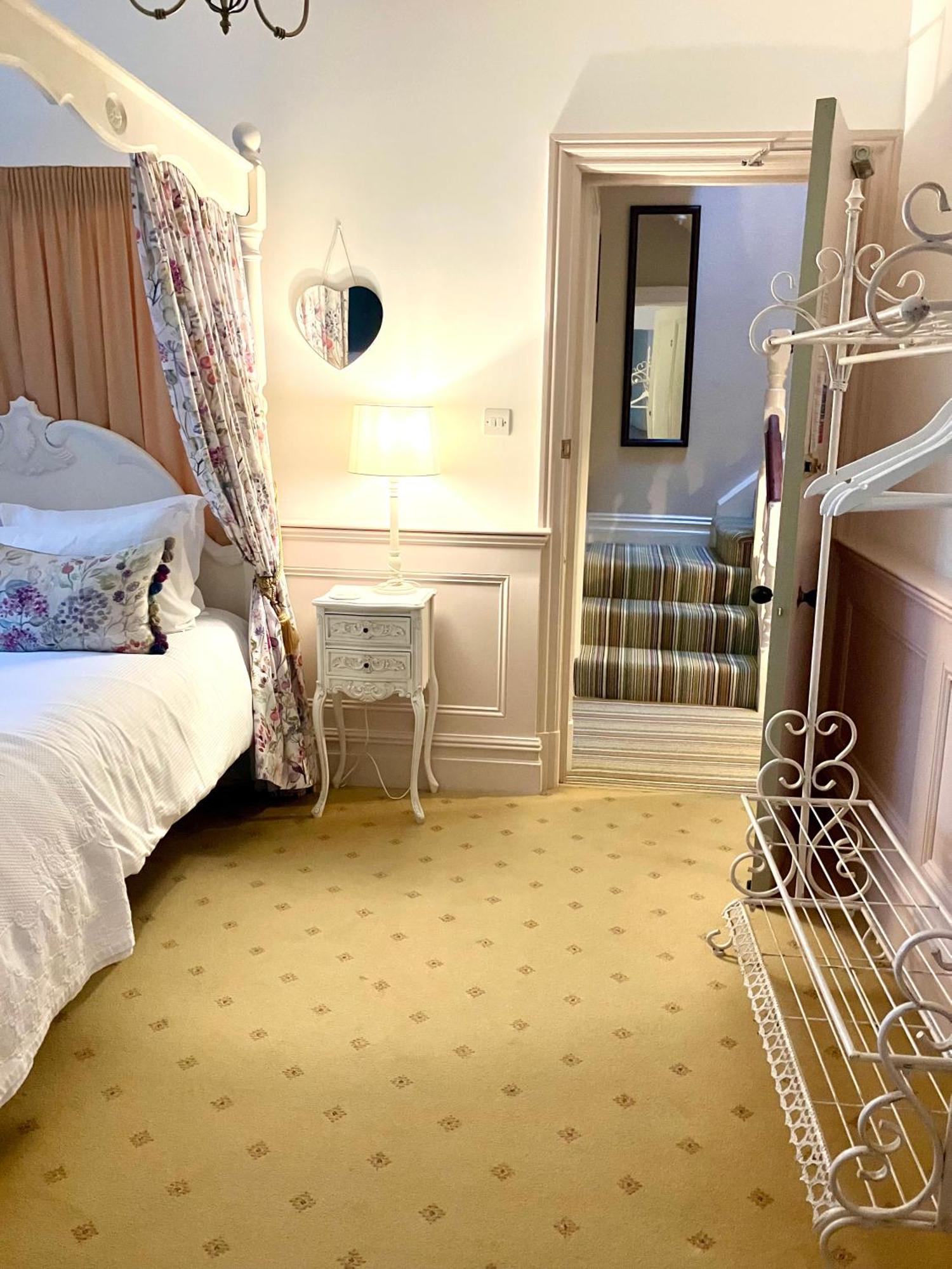 Bed & Breakfast Storrs Gate House 5*